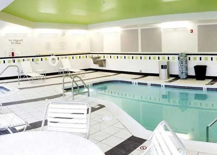 Hotel Fairfield By Marriott East