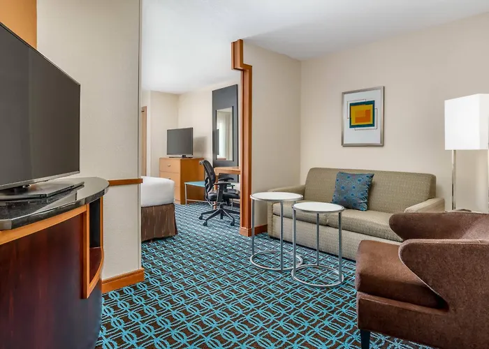 Fairfield By Marriott East