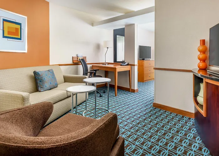 Hotel Fairfield By Marriott East 3*